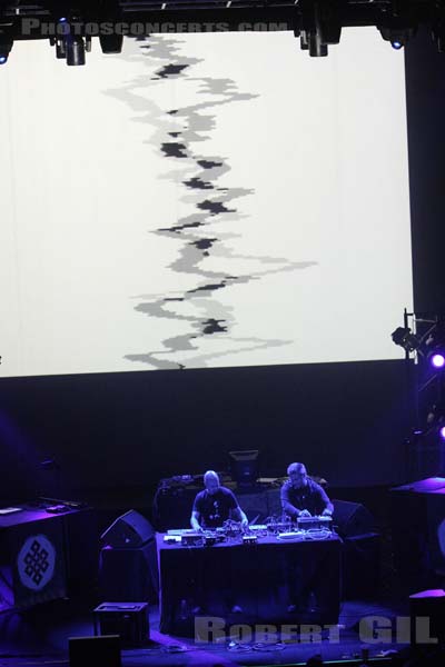 PAN SONIC - 2008-06-06 - PARIS - Espace Charlie Parker - Grande Halle - 